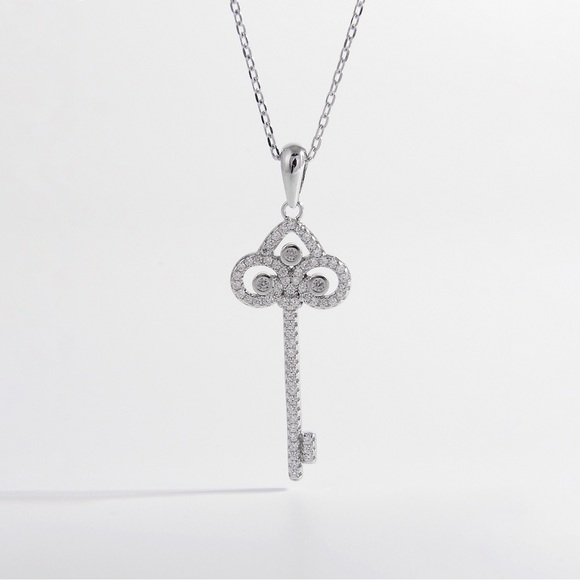 925 Sterling Silver Inlaid Zircon Key Shape Necklace - Picture 1 of 5